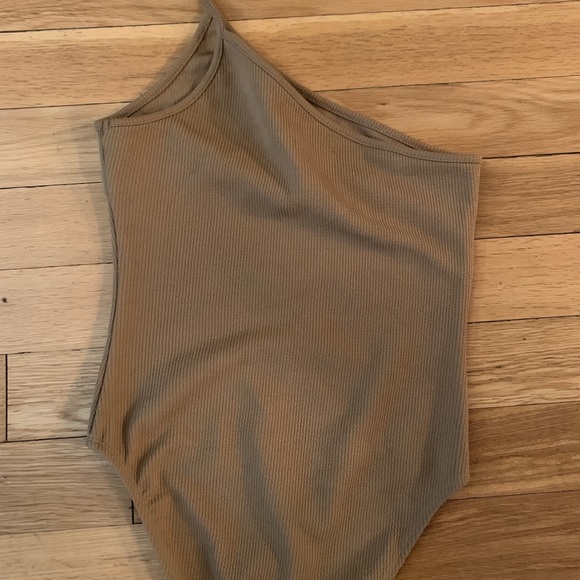 Princess Polly One Sleeved Bodysuit - Picture 2 of 4